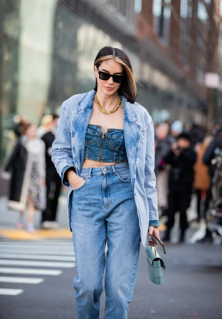 realistic influencer-style outfits featuring baggy jeans
