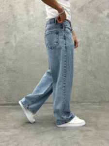 Relaxed High-Waist Baggy Jeans