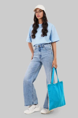 Cropped Oversized Tee with Baggy Jeans
